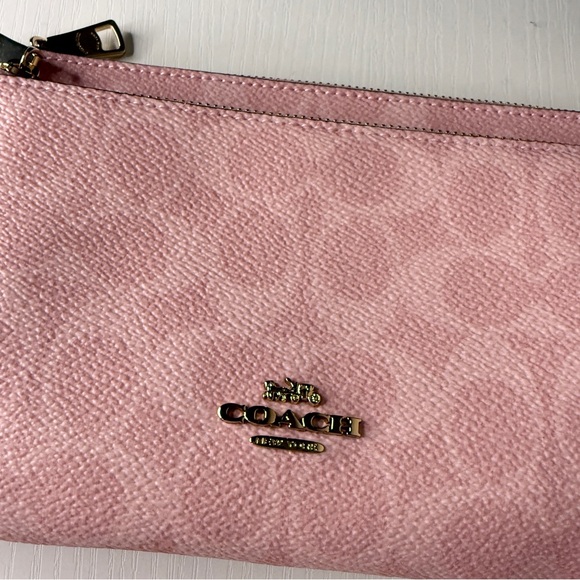 NWT Coach Powder Pink Double Zip Wallet Wristlet Signature Canvas with Charm